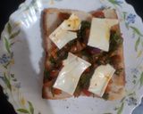 A picture of step 3 of Pizza Toast.
