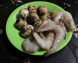 Foto langkah ke 1 dari resep Udang dan Telur Puyuh Balado.