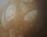 A picture of step 6 of Lotus roots with black pepper.