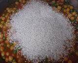 Paella csicseriborsóval és zöldborsóval (+rák) -spanyolos ételek recept fázis 3 fotója