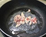 รูปขั้นตอนการทำที่ 3 ของ มาม่าผัดไข่เค็มหมู