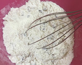 Foto langkah ke 2 dari resep Muffin banana simple dan enak Tintin Rayner.