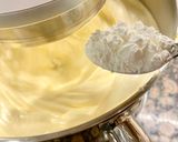 Foto del paso 4 de la receta Pastel de yemas relleno con crema pastelera