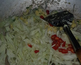 Foto langkah ke 4 dari resep Mie Tek-Tek Goreng.