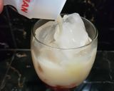 Foto langkah ke 5 dari resep Es sirup yakult.
