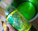 A picture of step 1 of Patang Drink or Pakola Tang Drink.
