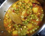 A picture of step 7 of Green peas potato sabji.