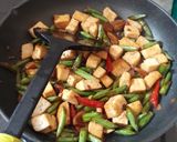 Foto langkah ke 4 dari resep Tumis Tahu Buncis Baso.