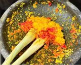 Foto langkah ke 2 dari resep Belanak Masak Acar - Kuah Kuning Pedas.