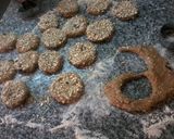 Foto del paso 3 de la receta: Cookies o galletitas de avena, canela y pasas