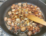 Foto del paso 2 de la receta: Espinacs amb carn de porc