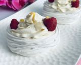 Une image de l'étape 6 de Pavlova citron framboise.