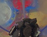 A picture of step 1 of Oreo chocolate milkshake.