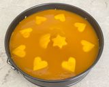 A picture of step 4 of Mango Jelly Cheesecake.