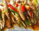Hình bước làm 2 của món Cá linh kho nước dừa