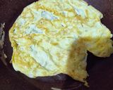 Foto langkah ke 2 dari resep (640) Telur Dadar Gulung (Utk Nasi Kuning / Nasi Uduk).