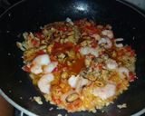 Foto del paso 2 de la receta: Arroz, mariscos y pescado. Similar a Paella