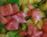உருளைக்கிழங்கு குடைமிளகாய் ப்ரை ரெசிபி ஸ்டேப் 3 புகைப்படம்