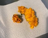 Une image de l'étape 5 de Salade de courgettes râpées,scarole et tagetes (sauce curry).