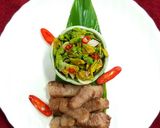 รูปขั้นตอนการทำที่ 4 ของ ยำดอกโสนดอกขจรและหมูกริล #อาหารไทยง่ายๆ