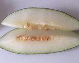 Foto del paso 1 de la receta: Crema fría de melón con escamas de jamón serrano