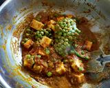 A picture of step 4 of Peas Paneer Curry.