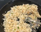 Hình bước làm 1 của món Cơm Chiên Cua Phủ Trứng