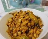 A picture of step 5 of Masala lobia.