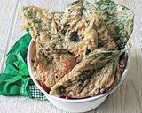 Foto langkah ke 4 dari resep Bayam Goreng Tepung.