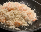Foto del paso 4 de la receta: Falso Risotto de coliflor, gambas y coco