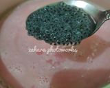 Foto langkah ke 2 dari resep Pudding Cocopandan Selasih.