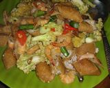 Foto langkah ke 3 dari resep Tumis udang sayuran.