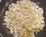 Foto del paso 2 de la receta: Tortilla de calabacín con cebolla al estilo de mi madre, mi portuguesa favorita