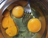 Foto del paso 1 de la receta: Omelette de jamón y queso