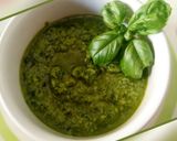 A picture of step 2 of Pesto alla Genovese.
