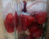 Foto del paso 2 de la receta: Smoothie de frutilla y banana