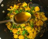 Phoolkophir Paturi (Cauliflower Dum) recipe step 2 photo