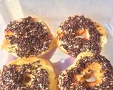 Foto langkah ke 10 dari resep Donat kentang dengan cream yang gak eneg.