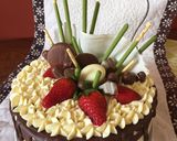 Foto langkah ke 9 dari resep Birthday chocolate cake.