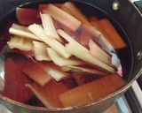 Foto del paso 2 de la receta: Escabeche de tallos de acelga (pencas)