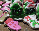 Foto del paso 7 de la receta: Mi casita de jengibre!! Con mucho chocolate,glasé y mucho color!!🧑‍🎄🧑‍🎄🎄🎄🎁🎇🎇