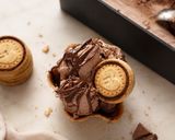 Foto del passaggio 3 della ricetta Gelato Nutella biscuits (senza gelatiera) 🍫🍧