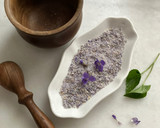 Foto del paso 7 de la receta: Azúcar de violetas