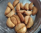 मावा गुजिया (mava gujhiya respi in Hindi) रेसिपी चरण 5 फोटो