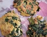 Foto del paso 4 de la receta: Tortitas de espinaca en Chile rojo