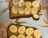 A picture of step 5 of PB & Banana Toast.