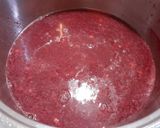 Eper-szeder krémleves túrógombóccal recept fázis 2 fotója