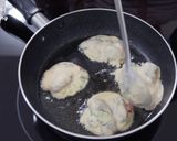 Korean Oyster Pancake 굴전【guljeon】的食譜步驟4照片
