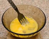Foto del paso 1 de la receta: Omelette de jamón y queso