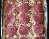Szalámis pizza 🍕 recept fázis 5 fotója